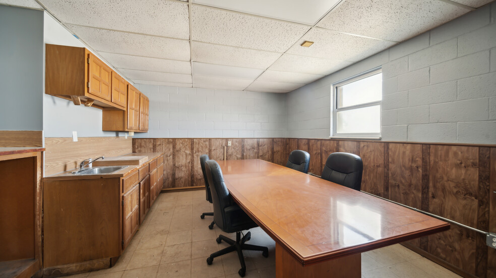 6630 S 57th West Ave, Tulsa, OK for lease - Building Photo - Image 3 of 27