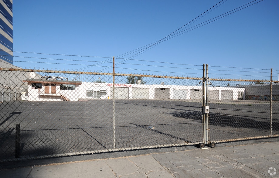 5835 Sepulveda Blvd, Van Nuys, CA for lease - Building Photo - Image 3 of 4