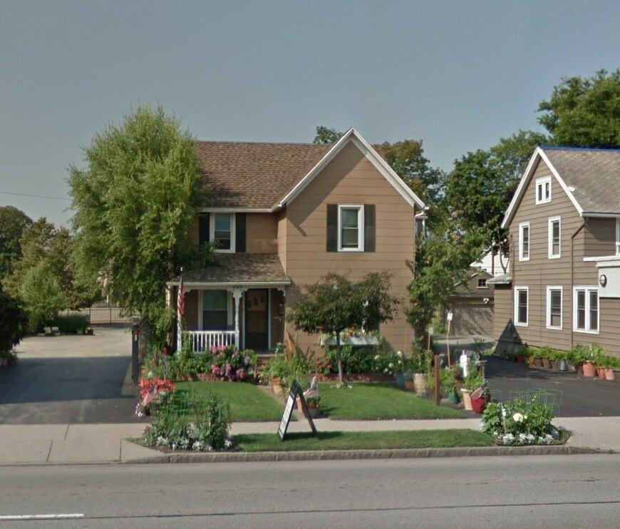 225 W Ridge Rd, Rochester, NY 14615