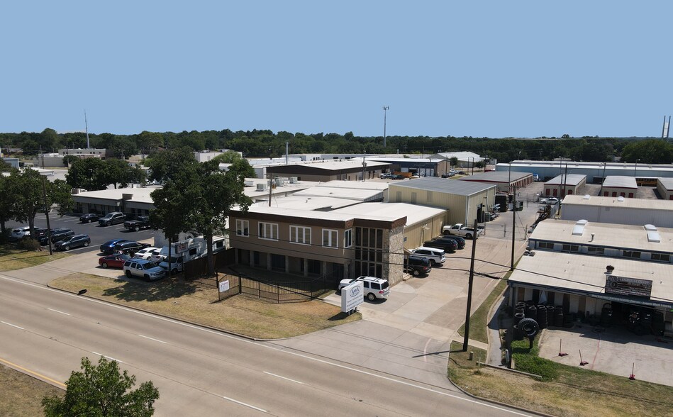 3638 W Pioneer Pky, Pantego, TX 76013