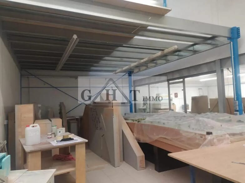 Industrial in Saint-Thibault-des-Vignes for sale - Building Photo - Image 2 of 15