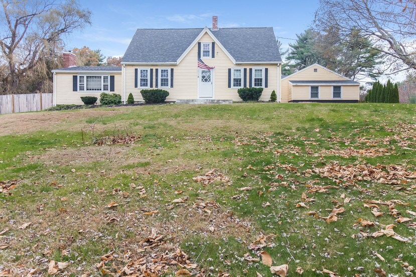 53 Vaughan St, Middleboro, MA 02346