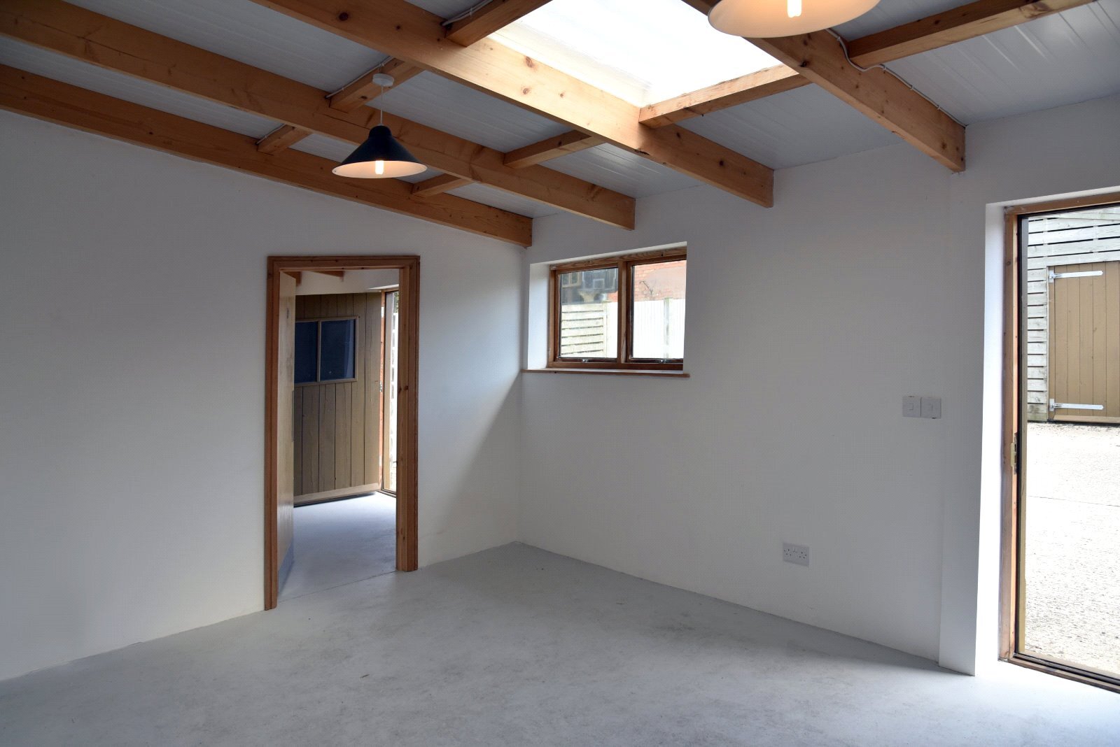 Over Old Rd, Gloucester for lease Interior Photo- Image 1 of 3