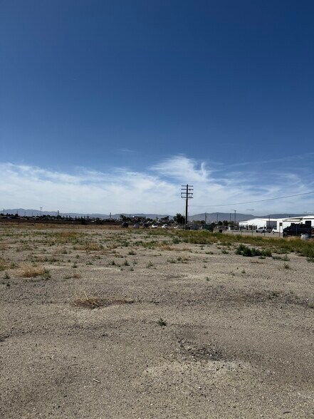 45711 Division St, Lancaster, CA for lease - Building Photo - Image 3 of 16