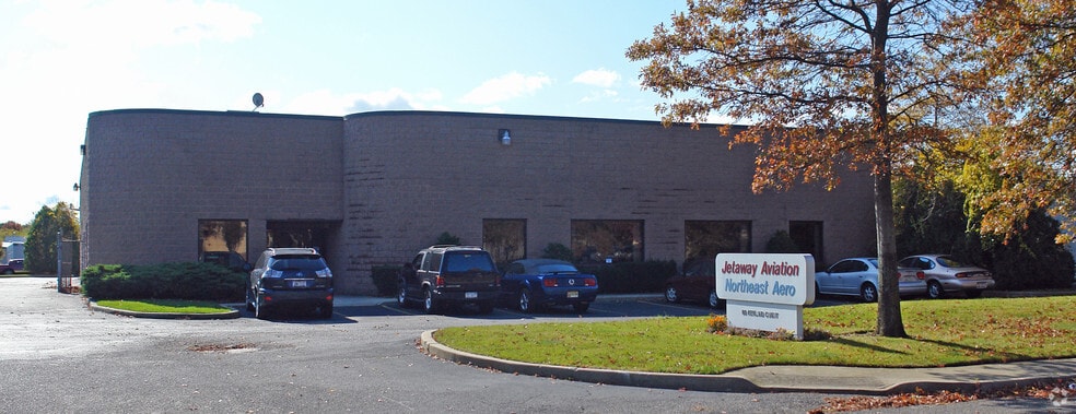 60 Keyland Ct, Bohemia, NY for sale - Primary Photo - Image 1 of 1