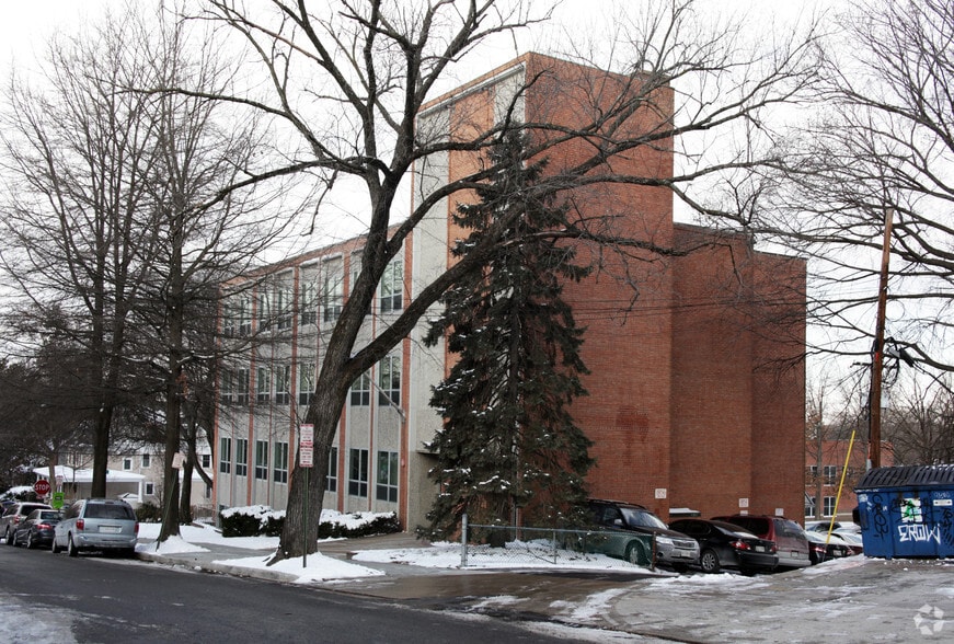 4115 Chesapeake St NW, Washington, DC for sale - Building Photo - Image 2 of 2