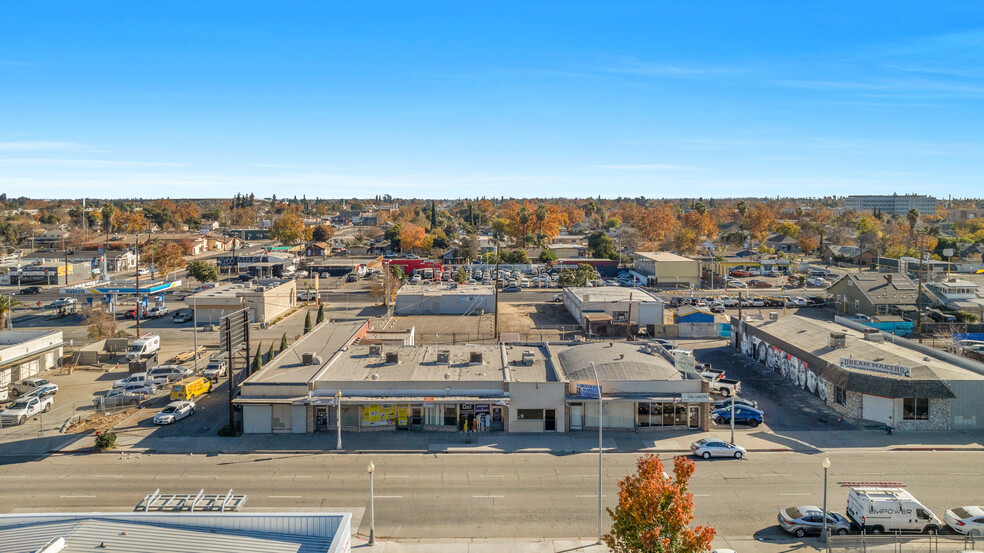 444-450 N Blackstone Ave, Fresno, CA for sale - Building Photo - Image 3 of 9