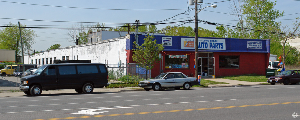 4140 Austin Blvd, Island Park, NY for sale - Primary Photo - Image 1 of 9