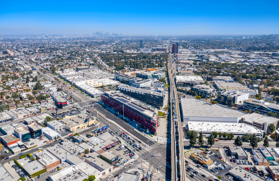 8900 Venice Blvd, Culver City, CA for lease - Building Photo - Image 3 of 13