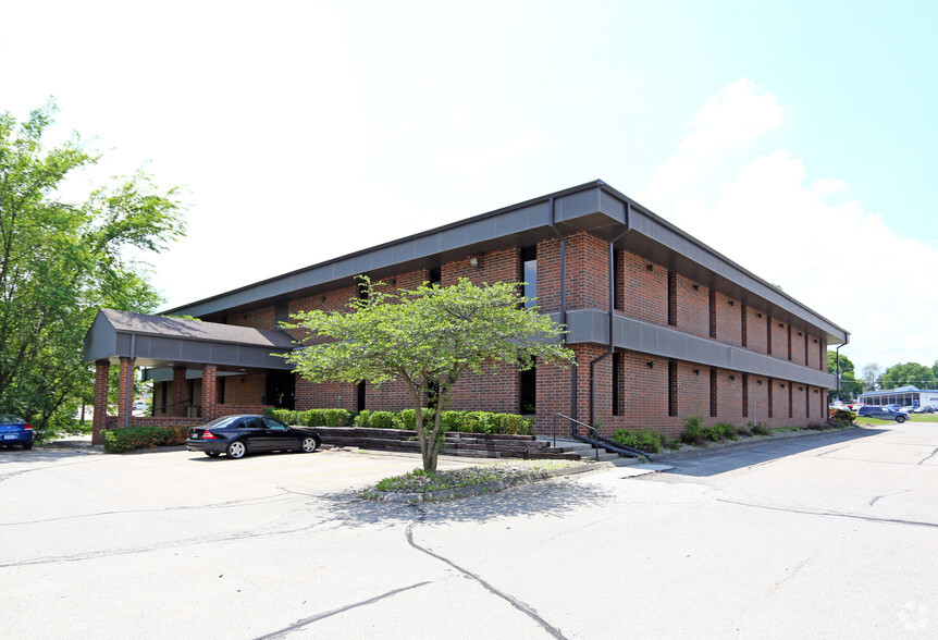 4685 Merle Hay Rd, Des Moines, IA for lease - Building Photo - Image 2 of 14