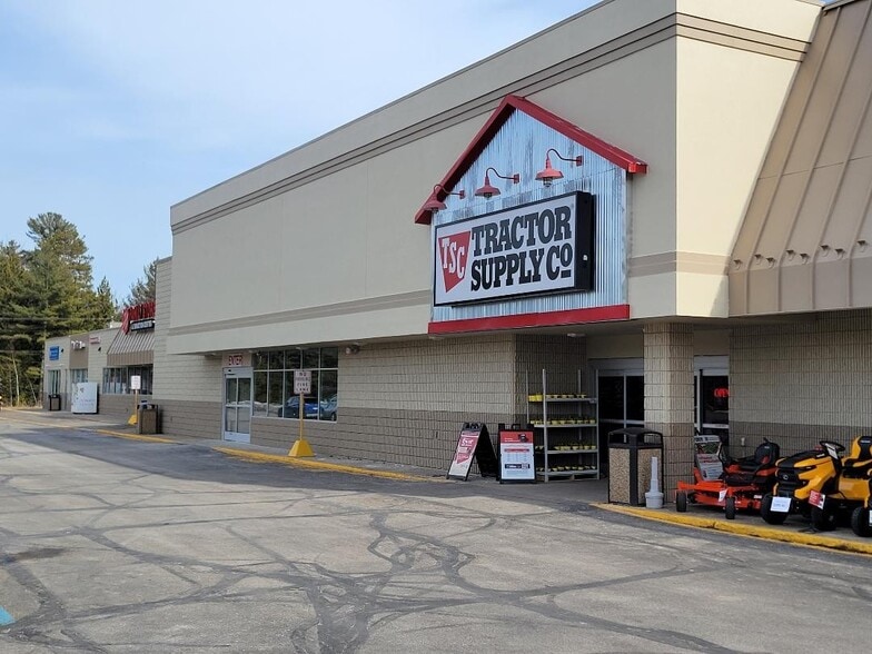 1700 E Us 23, East Tawas, MI for lease - Building Photo - Image 2 of 5