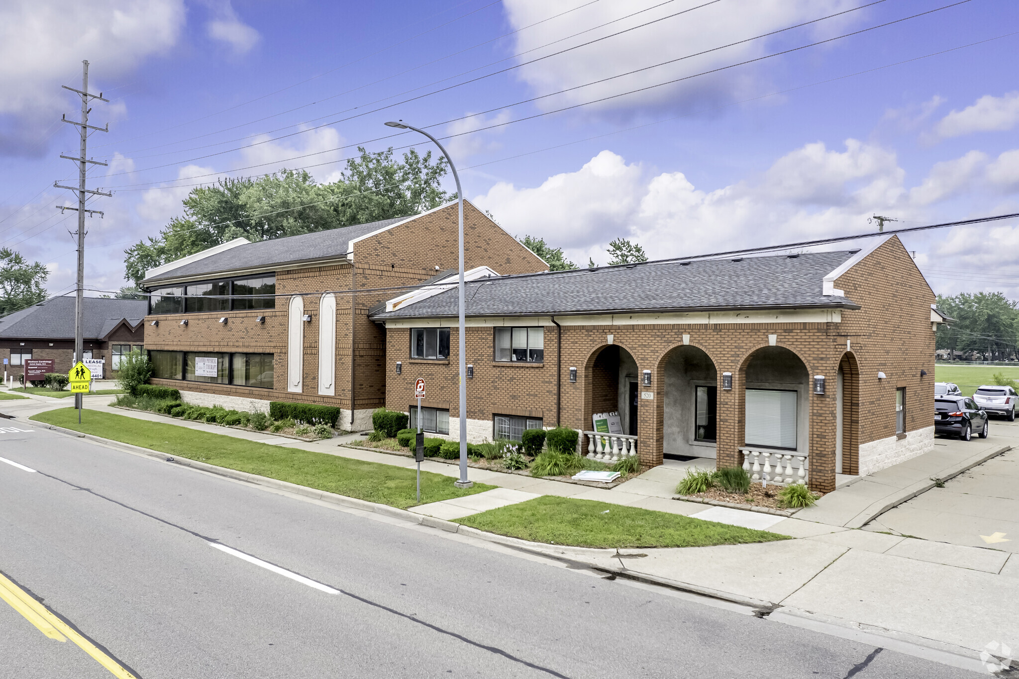 520 E 12 Mile Rd, Madison Heights, MI for sale Primary Photo- Image 1 of 1