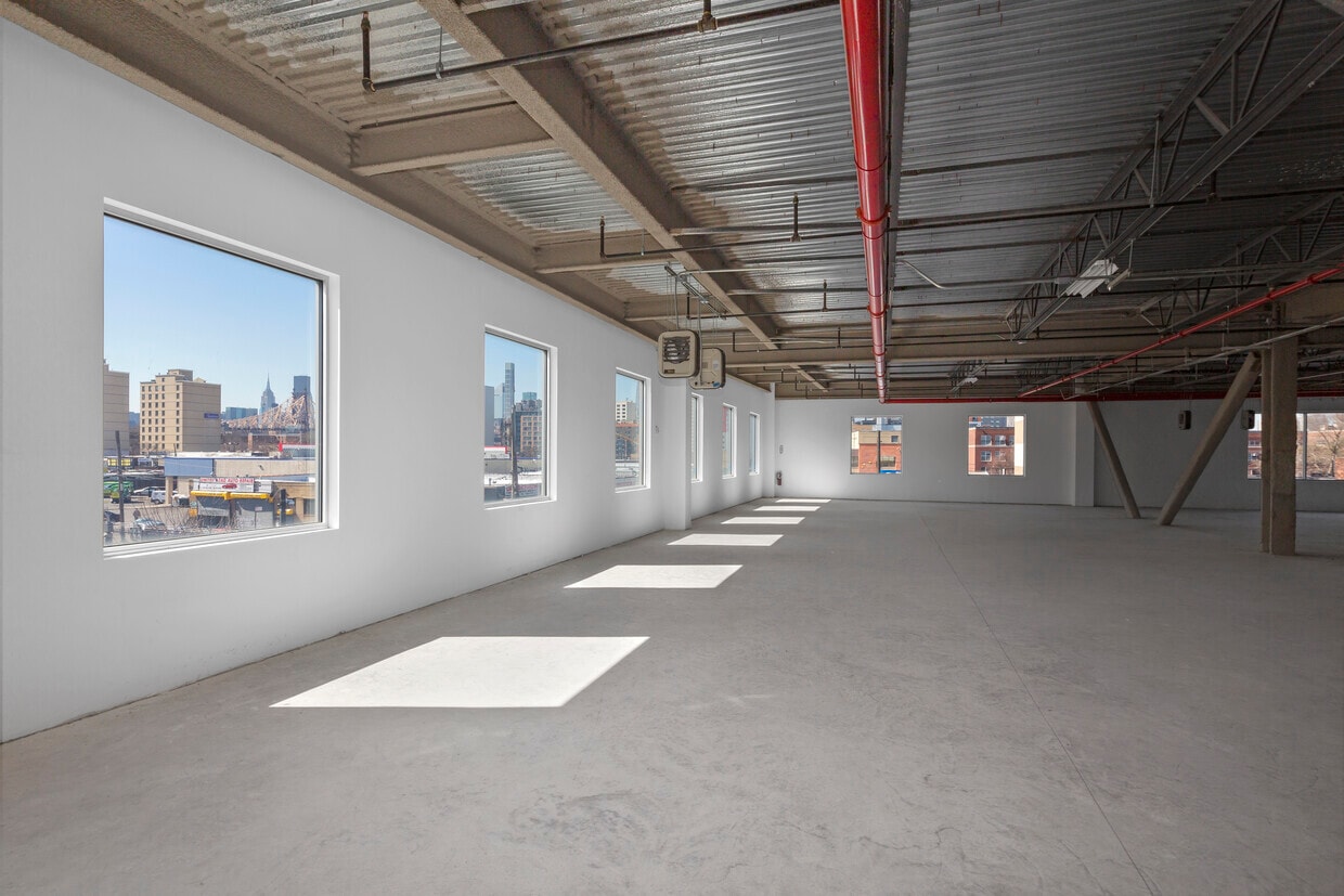 22-11 38th Ave, Long Island City, NY for lease Interior Photo- Image 1 of 6