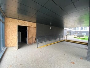 Howard Gdns, Cardiff for lease Interior Photo- Image 2 of 3