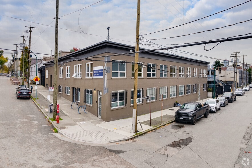 49 Dunlevy Ave, Vancouver, BC for lease - Primary Photo - Image 1 of 6