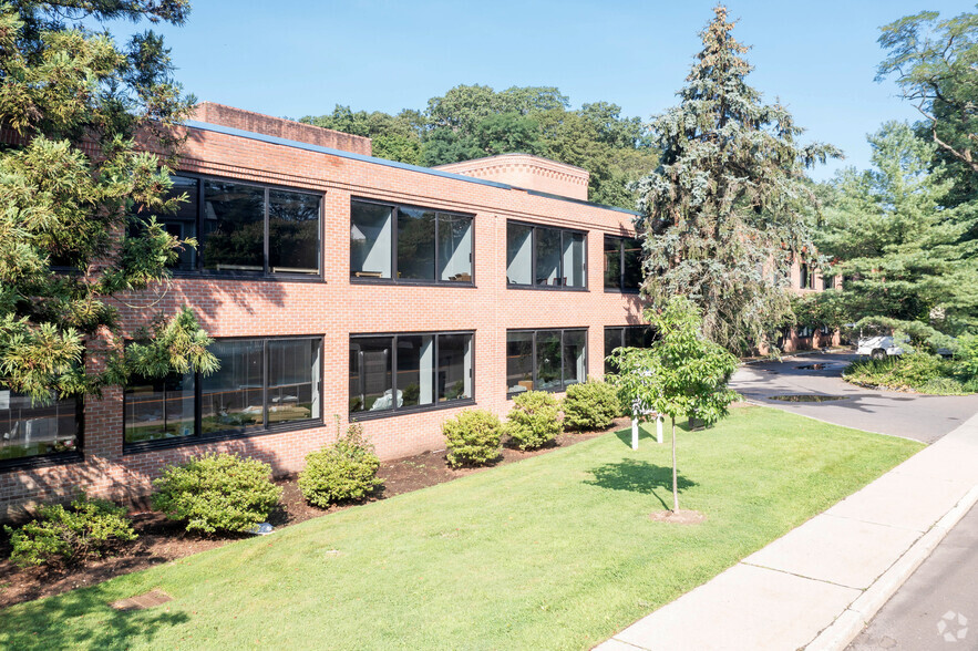 200 Pemberwick Rd, Greenwich, CT for lease - Primary Photo - Image 1 of 7