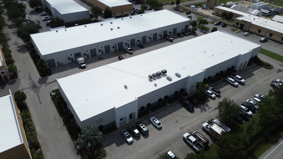 16121 Lee Rd, Fort Myers, FL for sale - Building Photo - Image 3 of 4