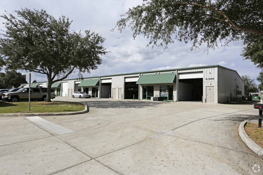 6300 Tower Ln, Sarasota, FL for lease - Building Photo - Image 3 of 7