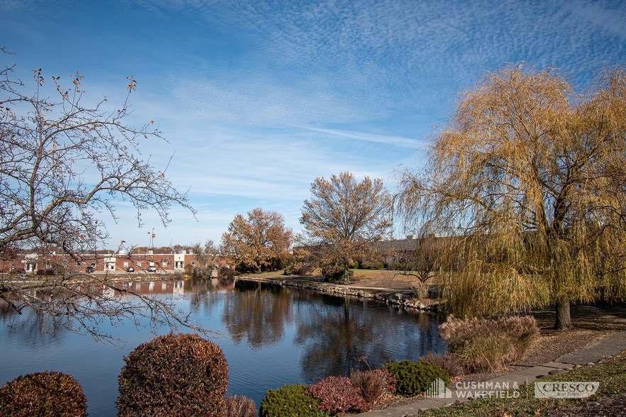 200-298 Alpha Park, Highland Heights, OH for lease - Building Photo - Image 2 of 4