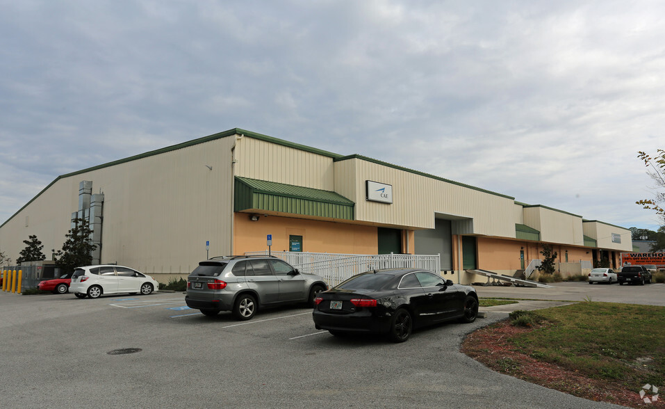 5411 Pioneer Park Blvd, Tampa, FL for lease - Primary Photo - Image 2 of 3