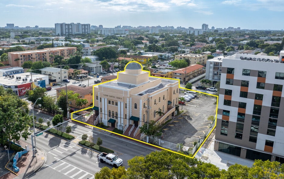 210-229 SW 17th Ct, Miami, FL for sale - Aerial - Image 1 of 8