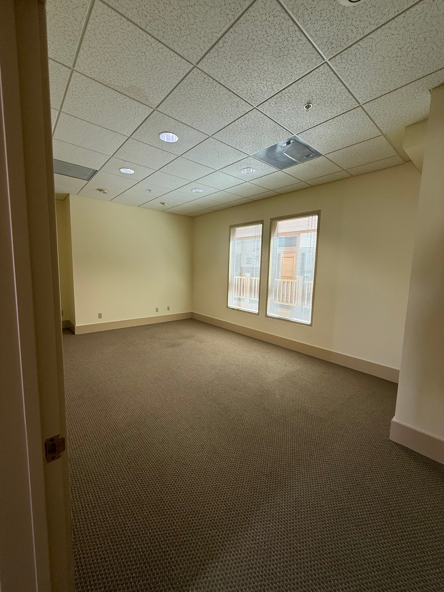 853 Lincoln Way, Auburn, CA for lease Interior Photo- Image 1 of 7