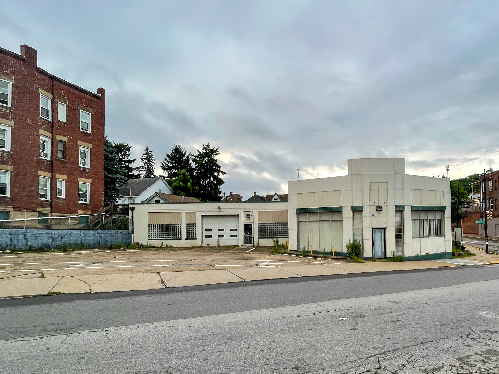 1002 Chartiers Ave, McKees Rocks, PA for sale Building Photo- Image 1 of 17