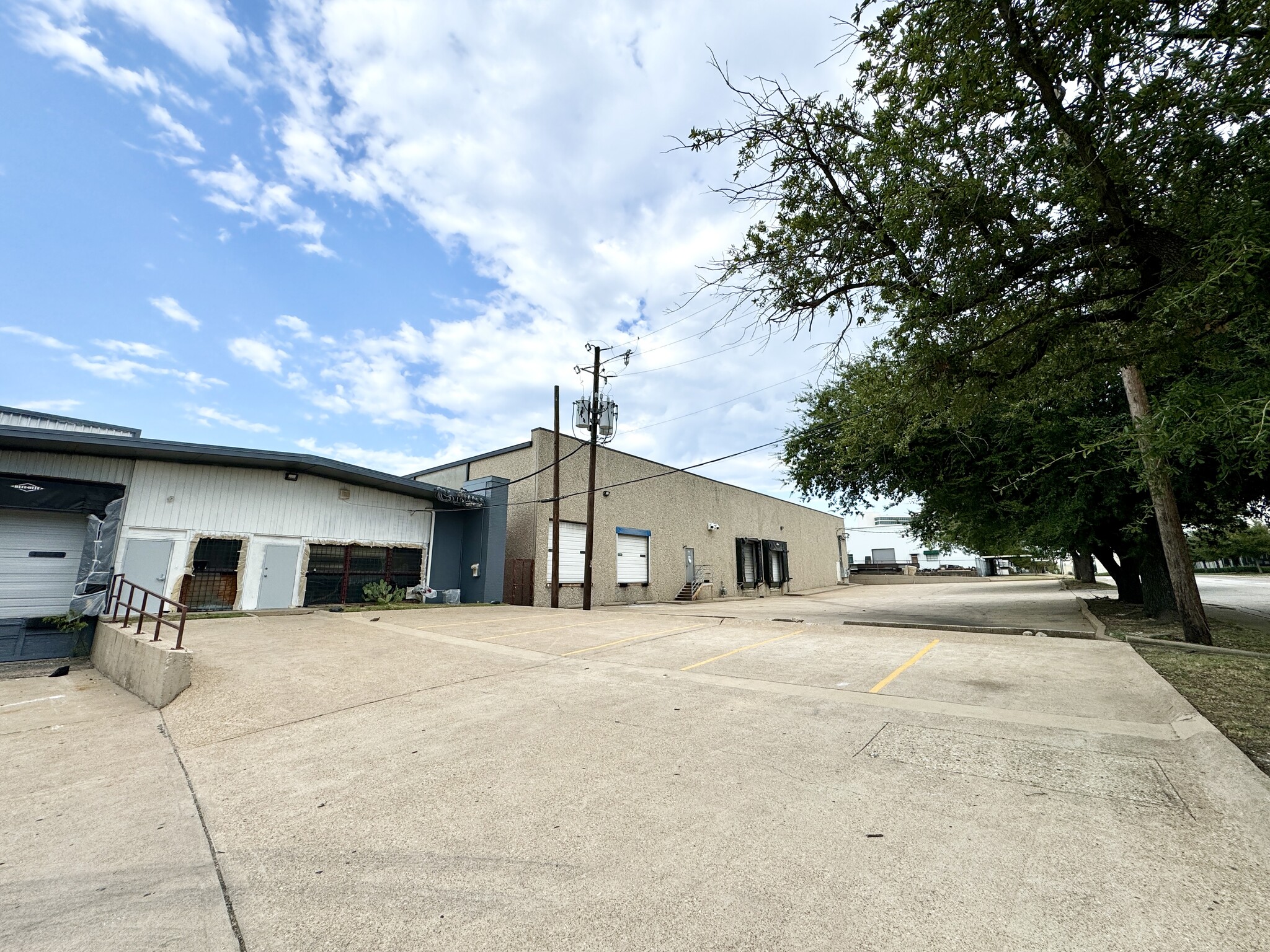 1625 Hinton St, Dallas, TX for lease Building Photo- Image 1 of 3