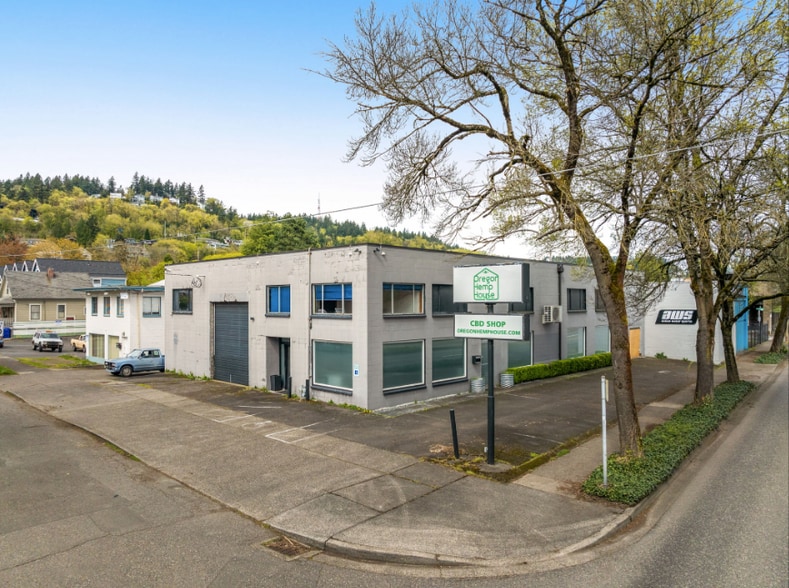 6767 SW Macadam Ave, Portland, OR for lease - Building Photo - Image 2 of 15