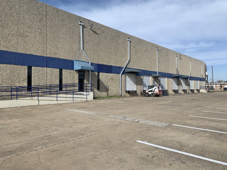 119 Regal Row, Dallas, TX for lease - Building Photo - Image 2 of 11