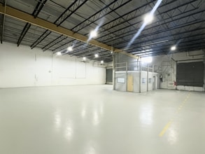 4201-4250 NW 37th Ct, Miami, FL for lease Interior Photo- Image 2 of 3