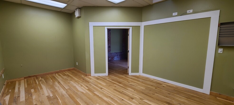 240 Commercial St NE, Salem, OR for lease - Building Photo - Image 1 of 10