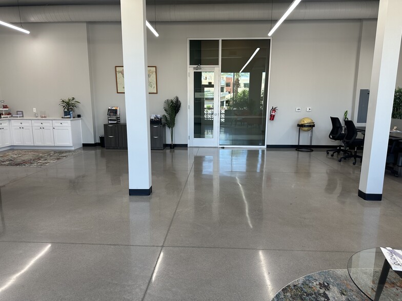 6601 E McDowell Rd, Scottsdale, AZ for lease - Building Photo - Image 3 of 25