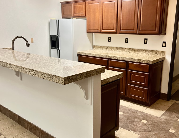 1471 E Commercial Dr, Meridian, ID for lease - Building Photo - Image 3 of 6