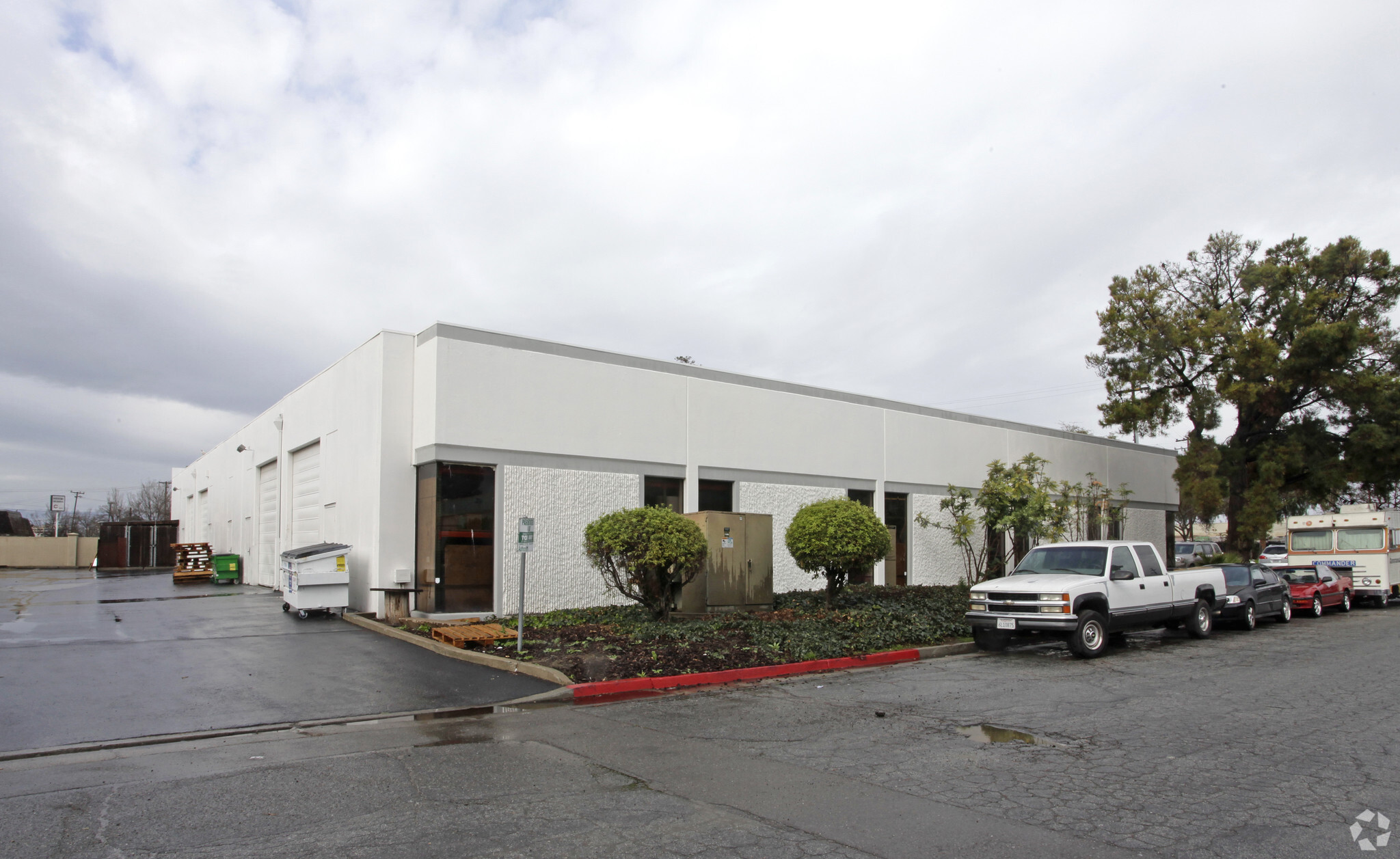 684-688 E Gish Rd, San Jose, CA for lease Primary Photo- Image 1 of 10