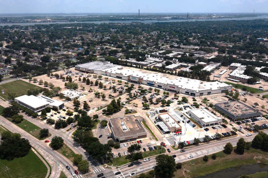 3022 Holiday Dr, New Orleans, LA for sale - Aerial - Image 2 of 3