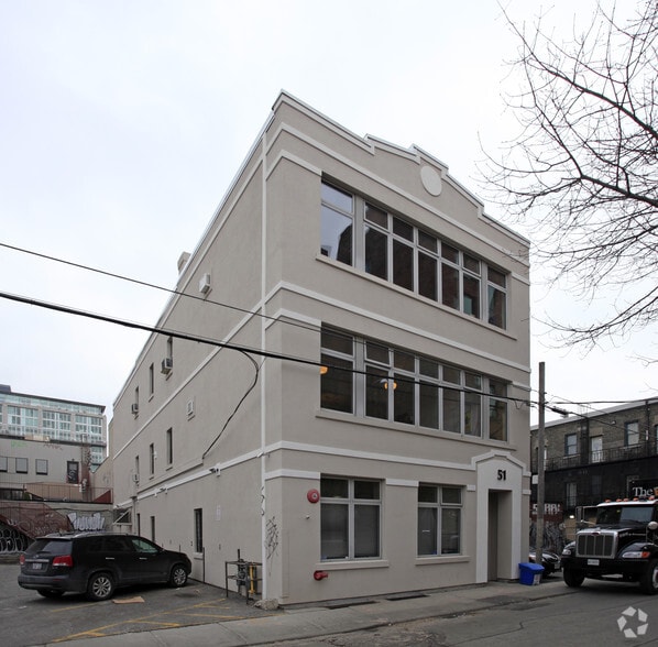 51 Bulwer St, Toronto, ON for sale - Building Photo - Image 1 of 1