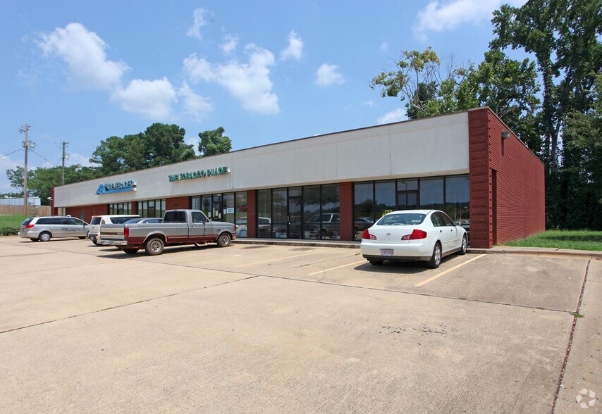 1051 S Fox Run Pky, Opelika, AL for lease - Primary Photo - Image 1 of 4