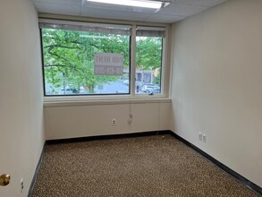 33-43 Great Neck Rd, Great Neck, NY for lease Interior Photo- Image 2 of 4