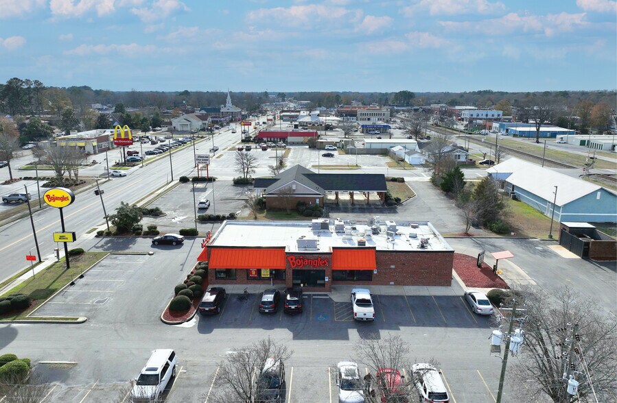 405 N Second Ave, Dillon, SC for sale - Building Photo - Image 1 of 1