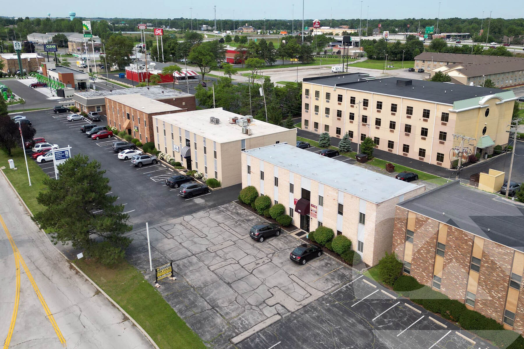 27475 Holiday Ln, Perrysburg, OH for lease Building Photo- Image 1 of 9