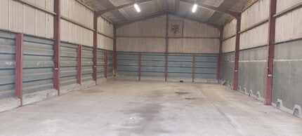 Dalton Ln, Hull for lease Building Photo- Image 2 of 2