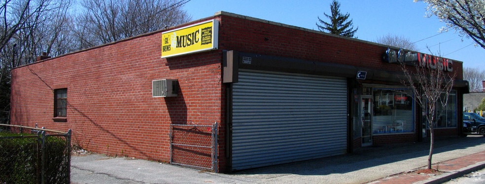 1858-1866 Deer Park Ave, Deer Park, NY for sale - Building Photo - Image 3 of 8