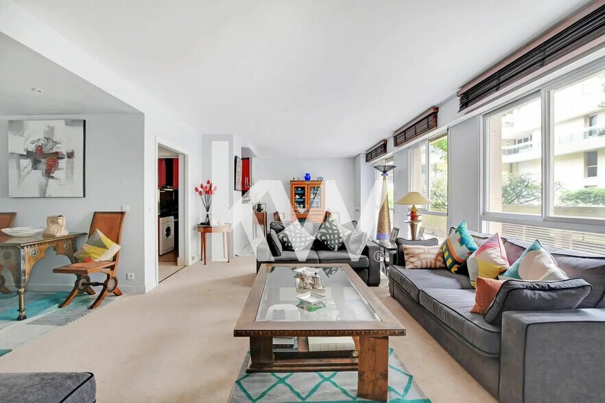 Office in Paris for sale - Building Photo - Image 1 of 7