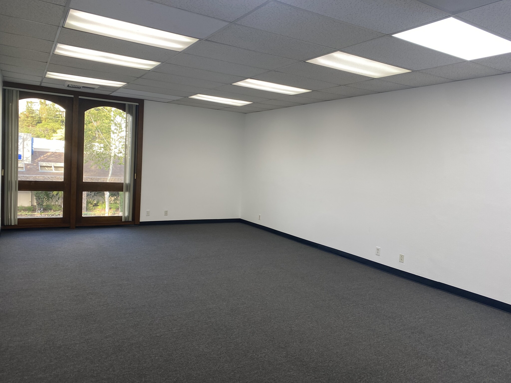 1501 N Harbor Blvd, Fullerton, CA for lease Interior Photo- Image 1 of 4