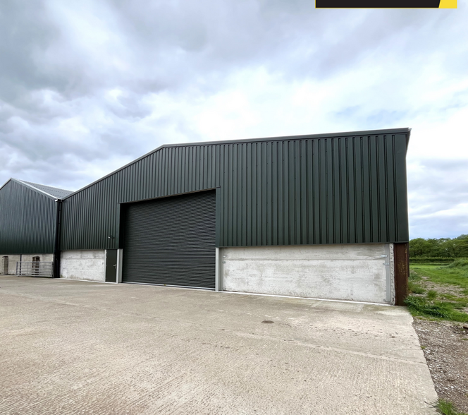 Rea Valley Tractors, Ashacres Industrial portfolio of 2 properties for sale on LoopNet.com - Primary Photo - Image 2 of 3