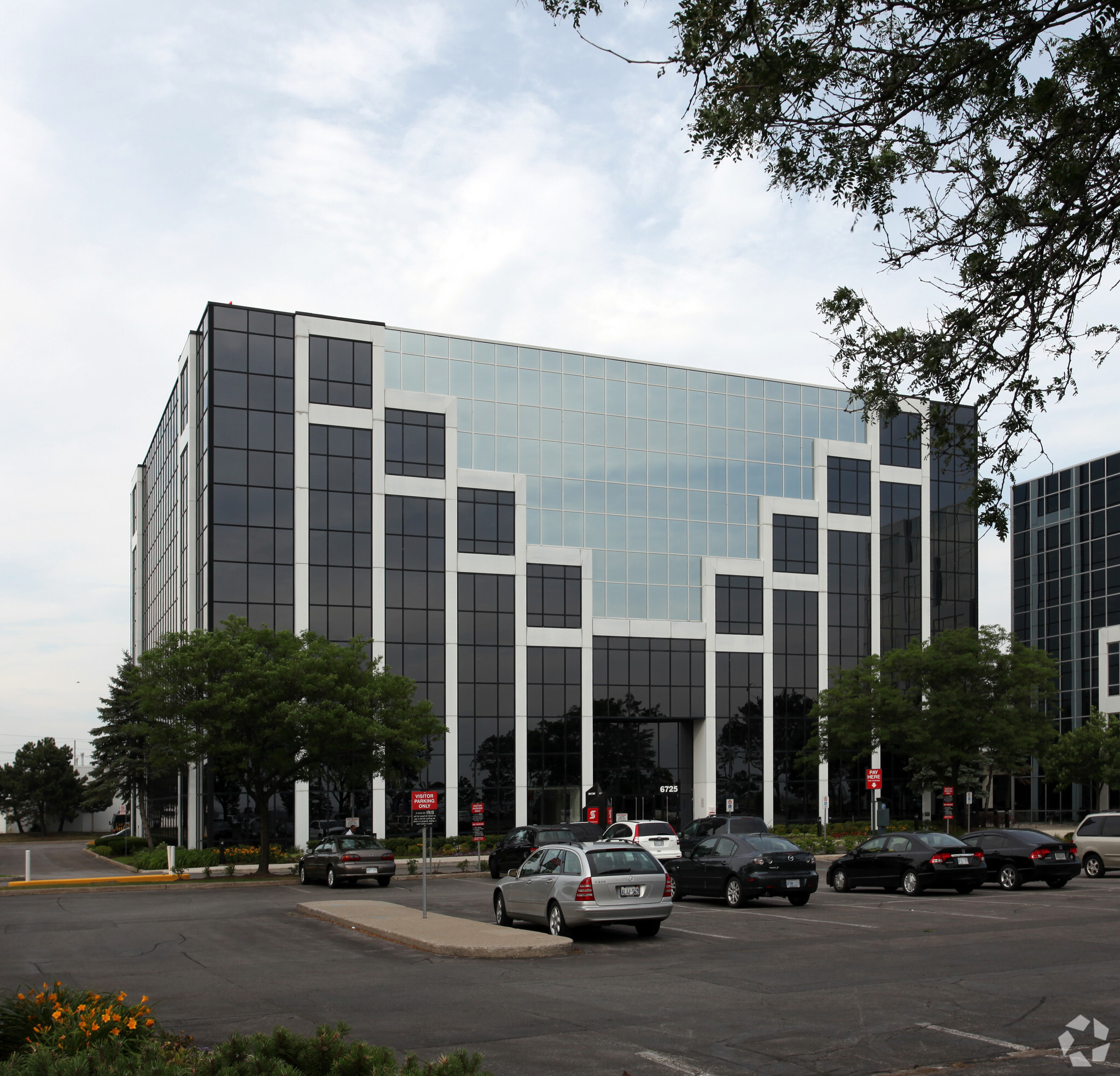 6725 Airport Rd, Mississauga, ON for lease Primary Photo- Image 1 of 3