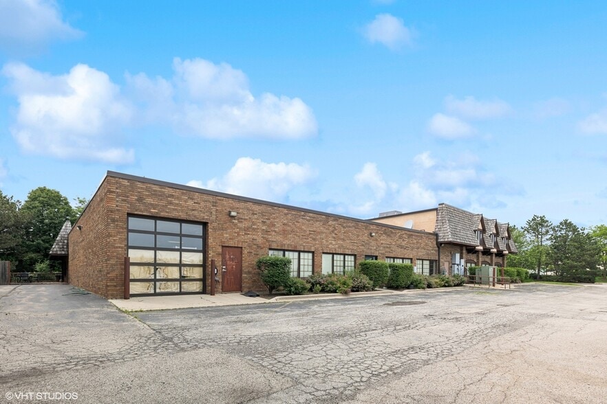 Viking Park Office/Flex Portfolio portfolio of 19 properties for sale on LoopNet.com - Building Photo - Image 3 of 21