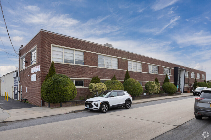 21 Ryder Pl, East Rockaway, NY for lease - Building Photo - Image 1 of 5