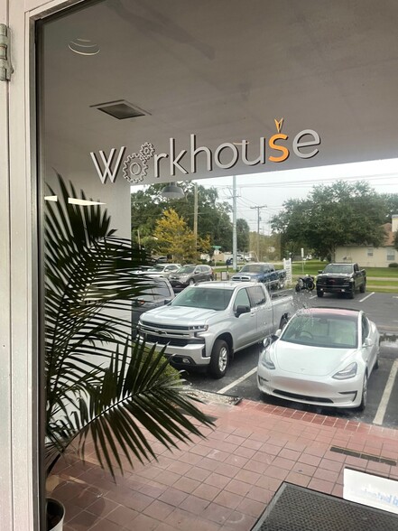 6818-6824 S Manhattan Ave, Tampa, FL for lease - Building Photo - Image 2 of 24